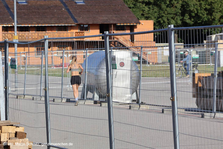 230811wiesnaufbau32-022