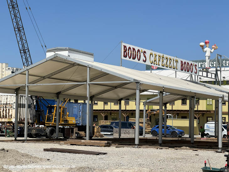 Bodo's Cafezelt (©Foto: Martin Schmitz)