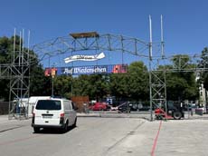 240806wiesnaufbau37t029