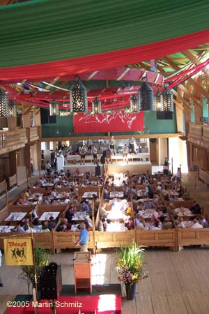 050901weinzelt_richtfest75