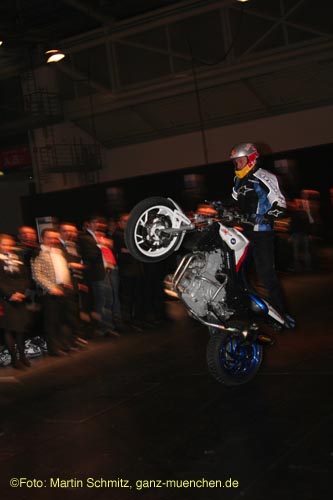 070321bmw_streetbike03