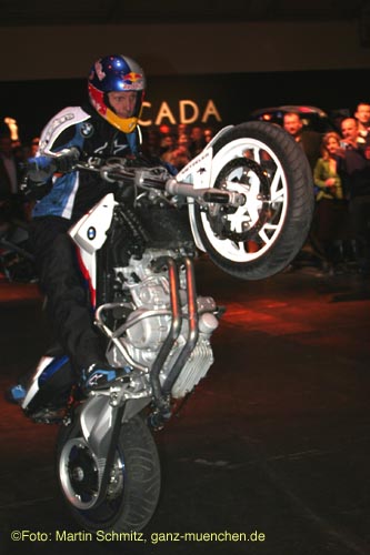 070321bmw_streetbike09