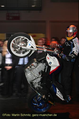 070321bmw_streetbike12