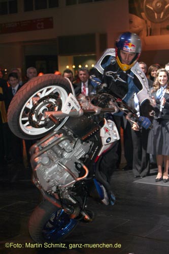 070321bmw_streetbike13