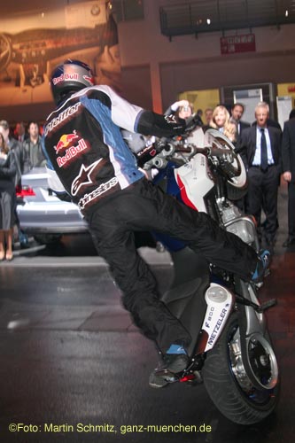 070321bmw_streetbike14