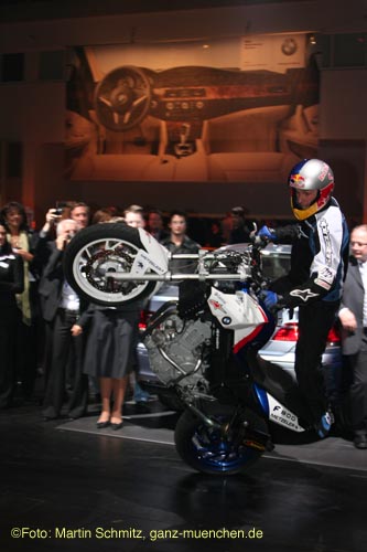 070321bmw_streetbike15