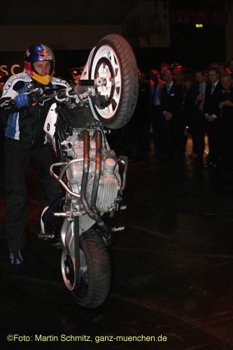 070321bmw_streetbike21