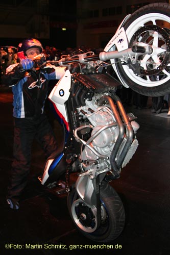 070321bmw_streetbike23