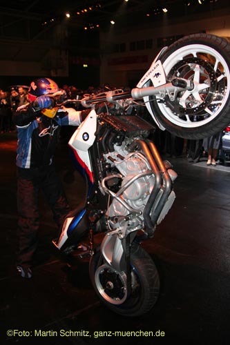 070321bmw_streetbike24