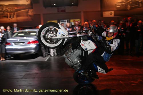 070321bmw_streetbike30