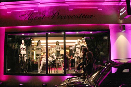 081120agentprovocateur005