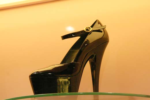 081120agentprovocateur010