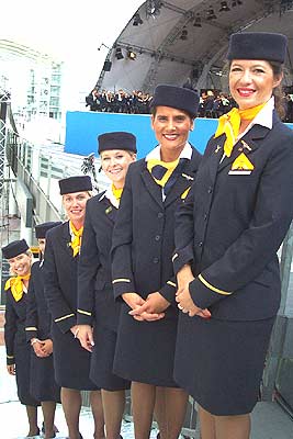 Fotos von Stewardessen / Bordbegleiterinnen der Lufthansa (Foto: Martin Schmitz)