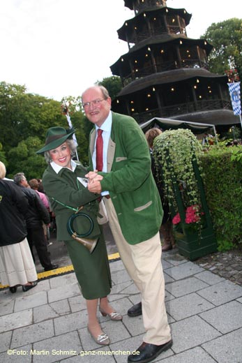 Pankraz Freiherr von Freyberg hatte vor 20 Jahren anlässlich des 200 Jahre Feier des Englischen Gartens den alten Brauch des Kocherlballes wieder reaktiviert..090719ms_kocherlball_043