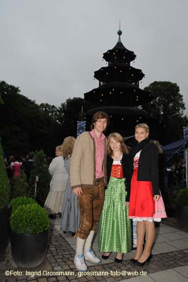 100718ig_kocherlball05