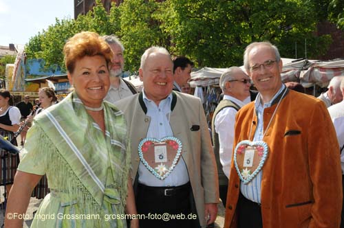 090425_ig_maidult06