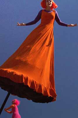 03tollwood2_h06strange0037