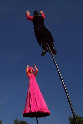 03tollwood2_h09strange0040