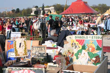 060422brk_flohmarkt40