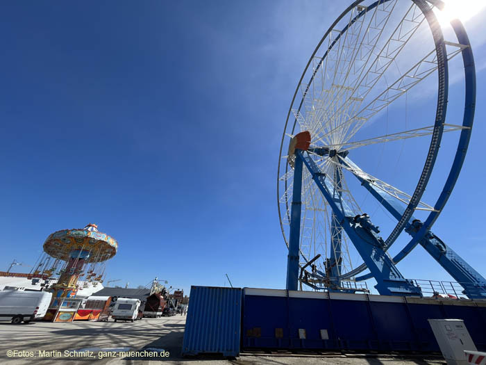 Riesenrad von Willemborg @ Aufbau Münchner Frühlingsfest Tag 11, 11.04.2022 / 220411fruehlingsfest-auf020 ©Foto: Martin Schmitz