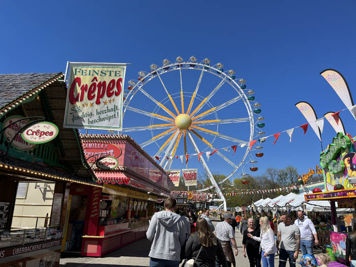 Das Riesenrad auf dem Nürnberger Frühlingsfest 2022 (©Foto: Martin Schmitz)